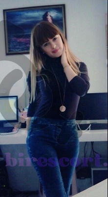 Akbatı Yeri Olan Genç Rus Escort Türbanlı Kızlar